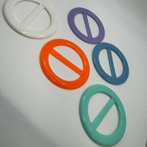 Set 5 Colorful vintage plastic Circular shirt scarf scrunchie  Belt Buckles